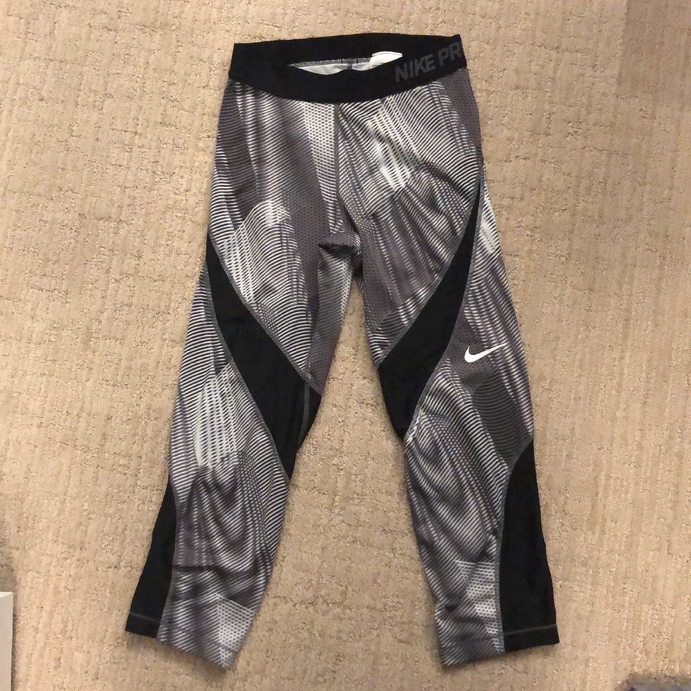 Nike Pro workout capris